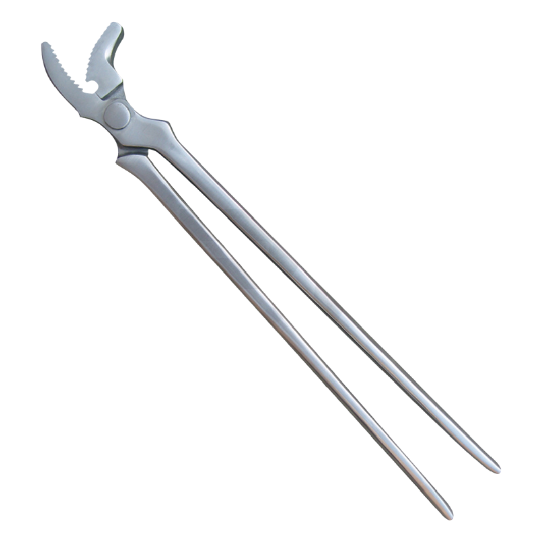 Curved jaw farrier clincher